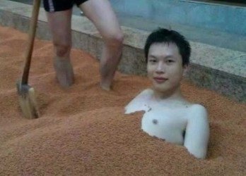 939